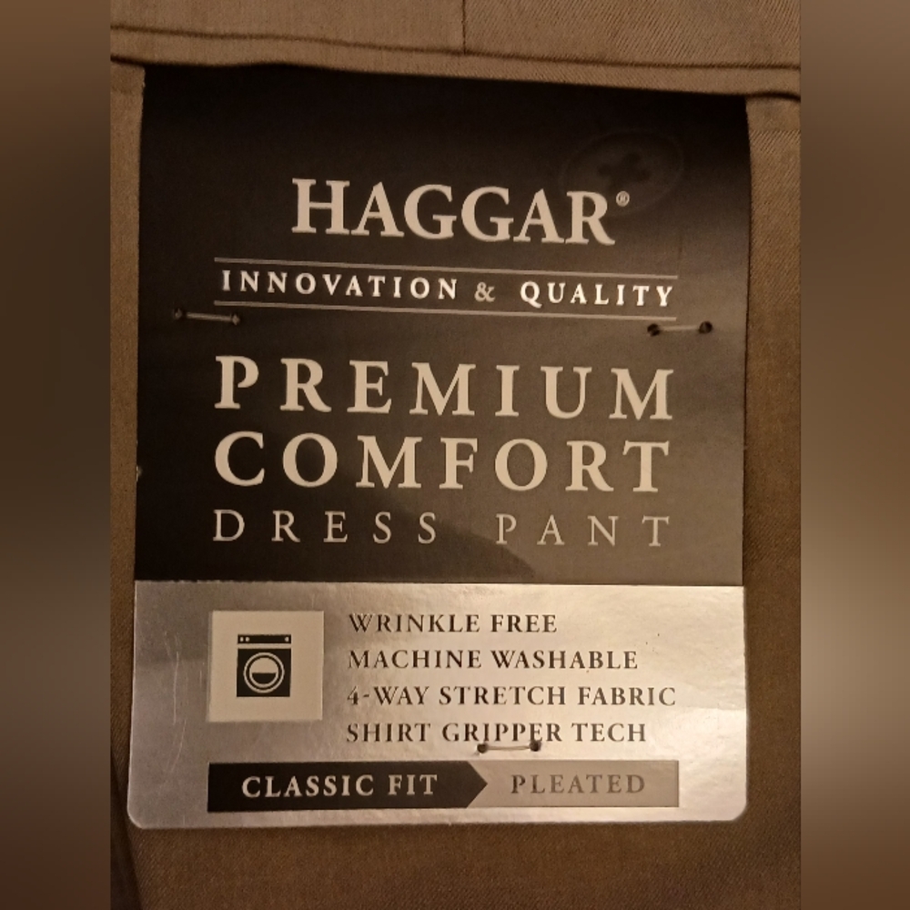Haggar Men's Pleated Khaki Dress Pants w/cuff bottom, Size 34W x 30L, NWT - Picture 3 of 5